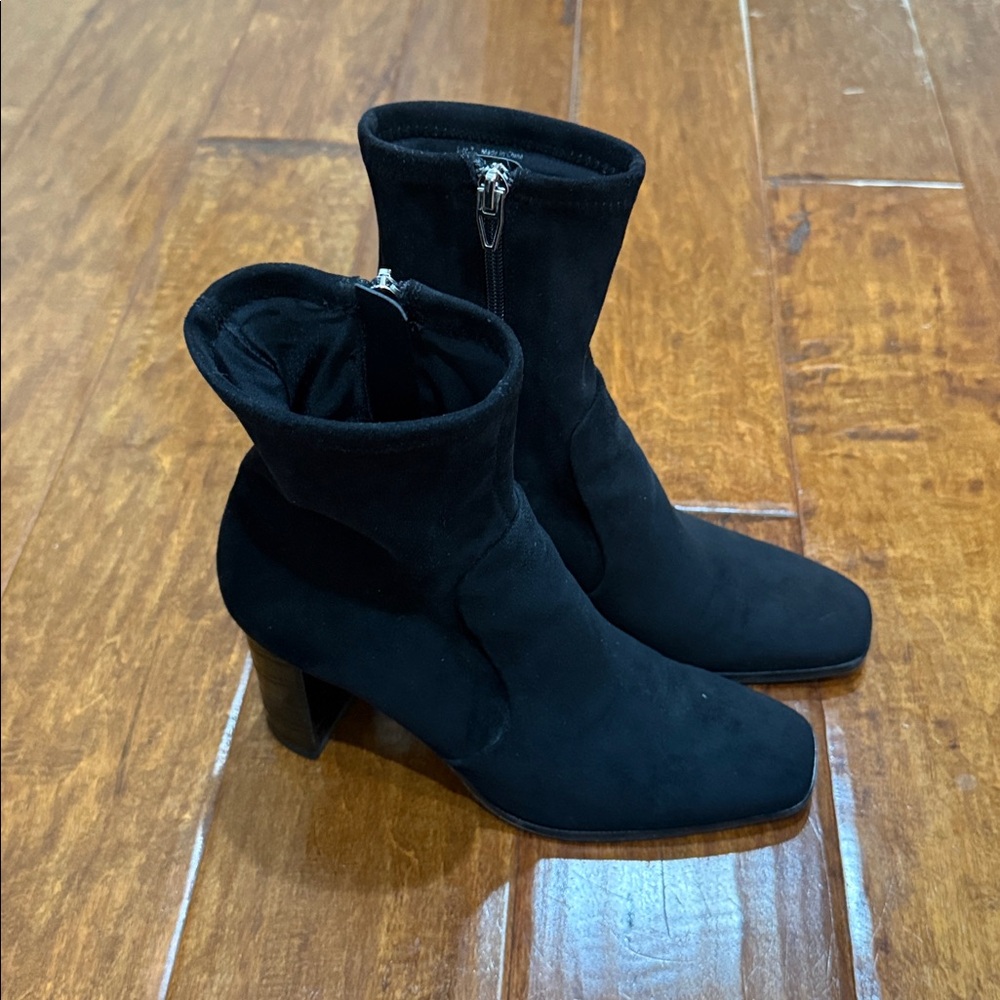 Dolce Vita Black Suede boots
